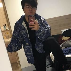 Meet your Posher, Travis